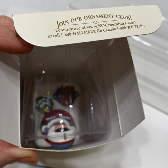 FROSTY FRIENDS Hallmark Keepsake 29 ornament - Picture 10 of 12